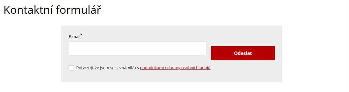 Kontaktní formulář pouze s e-mailem na webu: e-mail, tlačítko Odeslat a souhlas