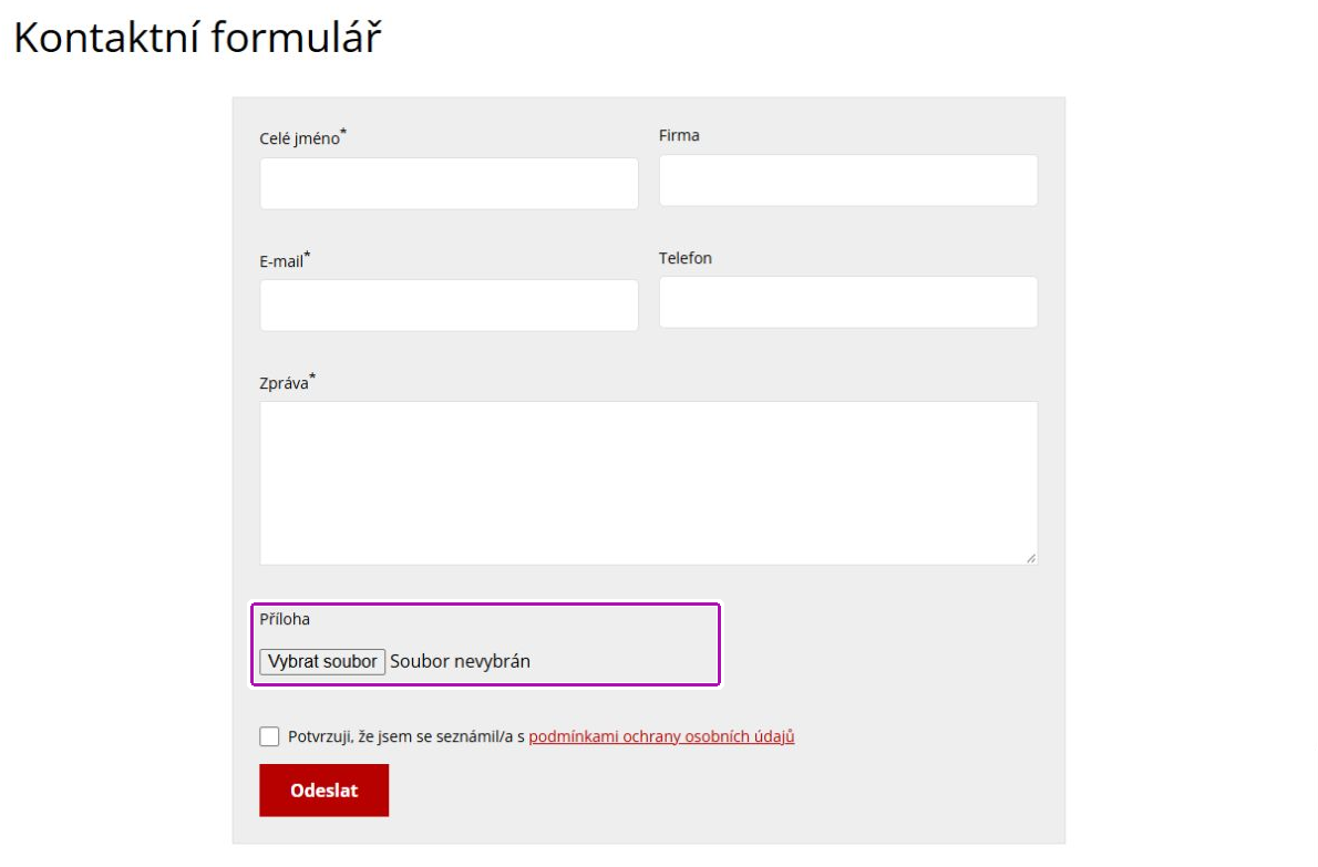Kontaktní formulář s přílohou na webu se zvýrazněným výběrem souboru